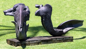 Rams_Skull_and_Horn_bronze_sculpture_by_jack_Zajac_1976_-Honolulu_Academy_of_Arts-